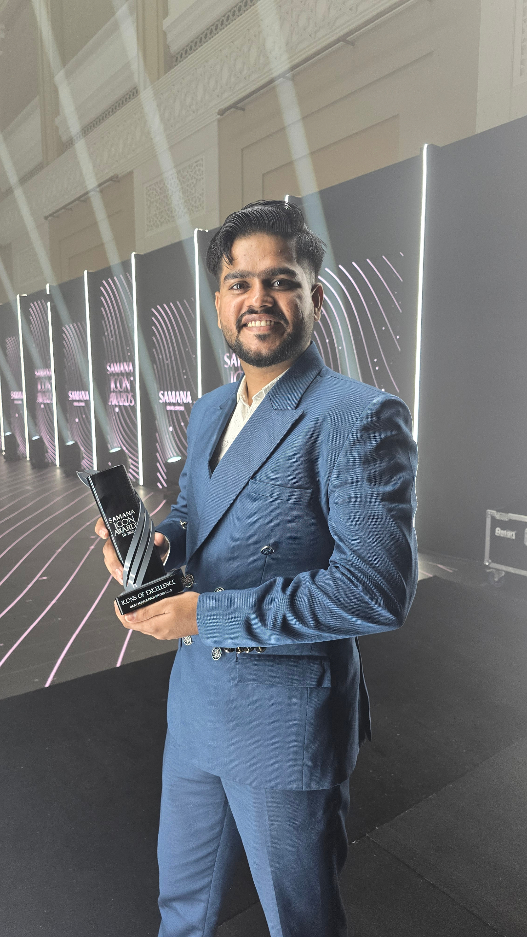 Muhammad Ahmad receiving the Samana Icon Award — Icons of Excellence